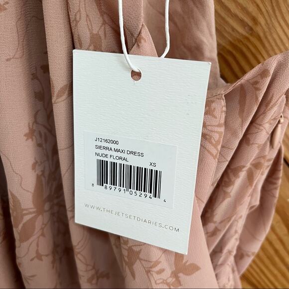 The Jetset Diaries Sierra Maxi Dress - Picture 11 of 13